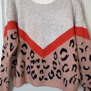 Medium Dora Hoodie with Geometric Cheetah pattern